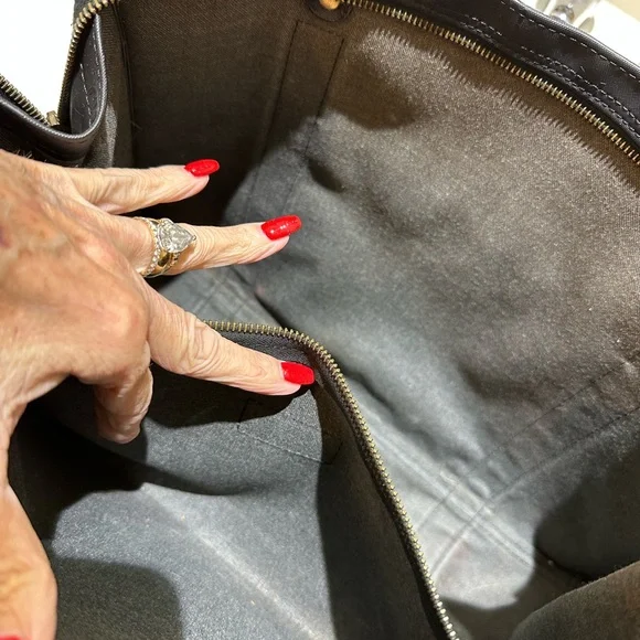 MCM. BLACK VINYL SHOULDER TOTE. EUCZIP TOP 15 X 10 X 5